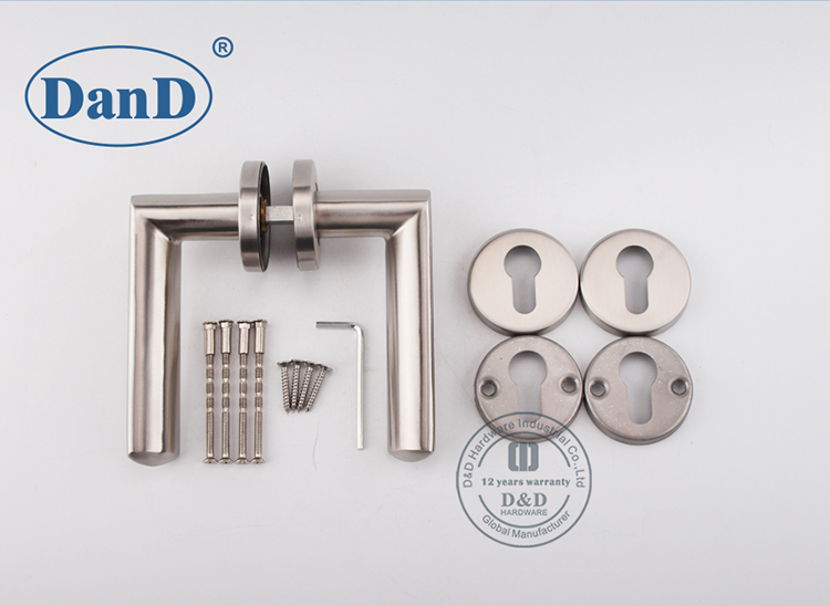 Moderne Innent&uuml;rgriff-D und D-Hardware