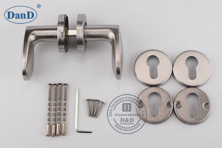 Moderne Innent&uuml;rgriff-D und D-Hardware