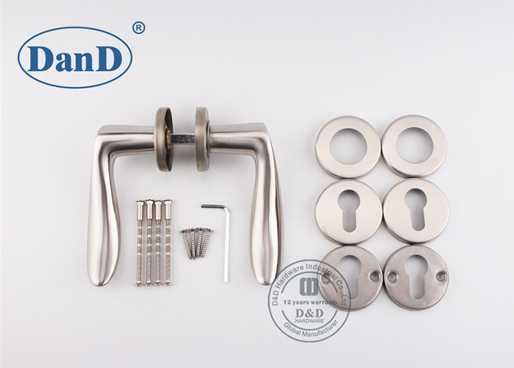 Moderne T&uuml;rgriff-D und D-Hardware