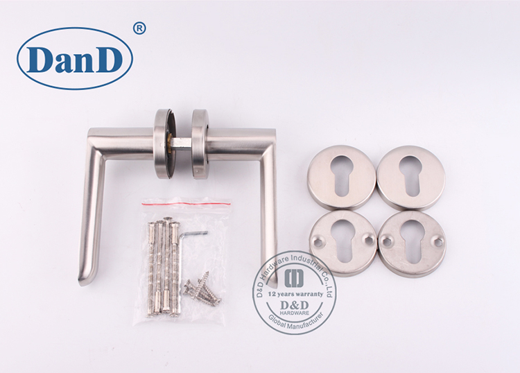 T&uuml;rgriff-D und D-Hardware